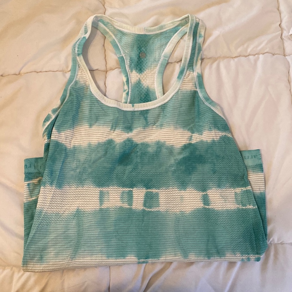 Lululemon top size M